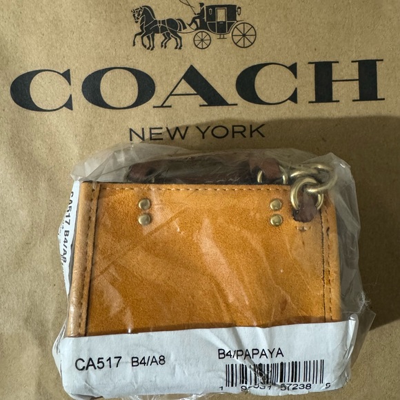 🥰 Coach Mini Rogue Bag Charm - Picture 3 of 7